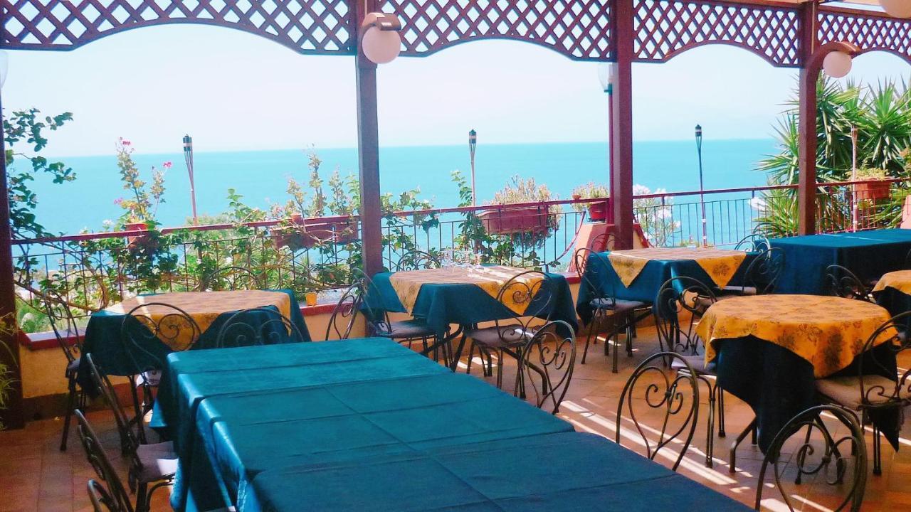 Paradiso Hotel Ristorante Riaci Capo Exteriör bild