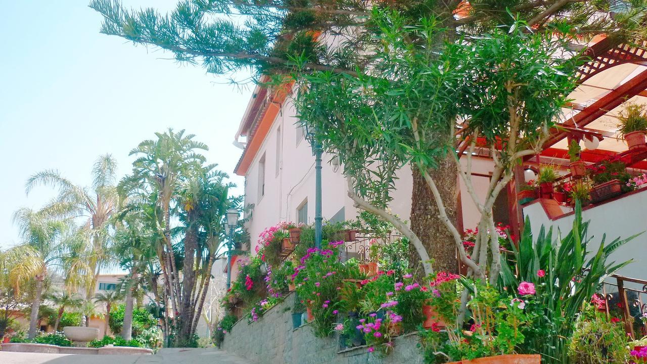 Paradiso Hotel Ristorante Riaci Capo Exteriör bild